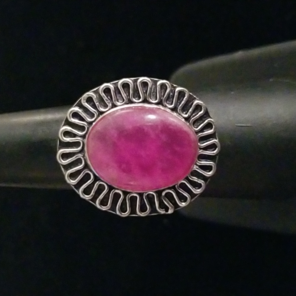 Raspberry Quartz Oval Ring